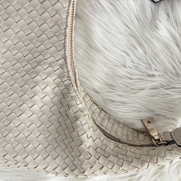 Guess Zoia Woven Hobo Bag - Picture 10 of 12